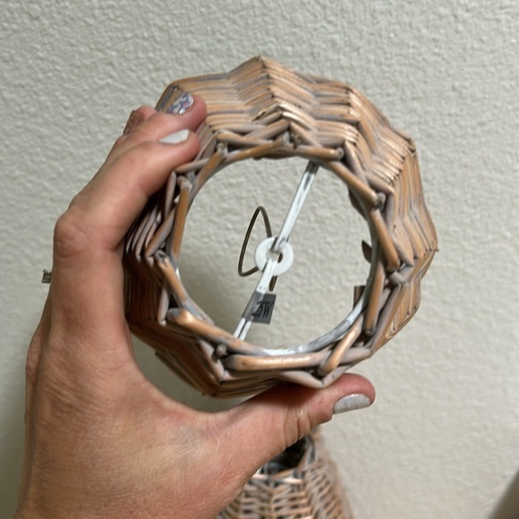 Woven Rattan lamp shades set of 4 - Picture 4 of 6